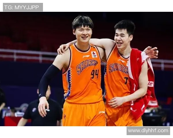 上海篮球队进攻表现分析与得失总结探讨